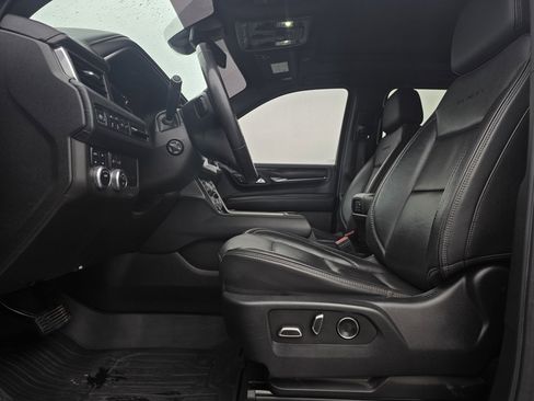 Used 2021 GMC Yukon XL Denali image 11