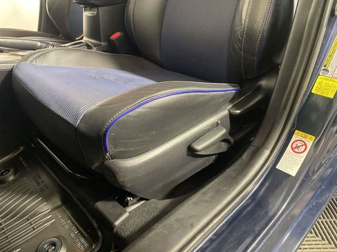 Used 2018 Toyota Corolla SE FWD image 11