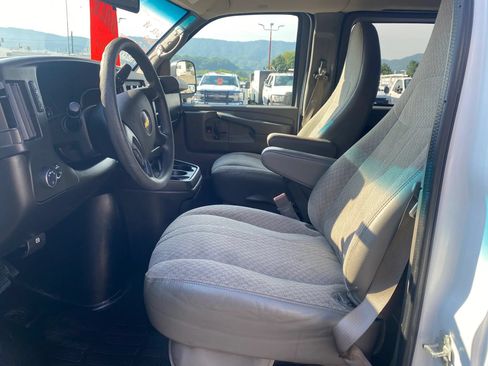 Used 2015 Chevrolet Express 3500 LT w/ LT Preferred Equipment Group RWD image 9
