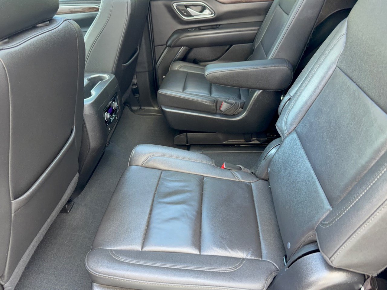 Used 2023 Chevrolet Tahoe LT w/ Luxury Package RWD image 25