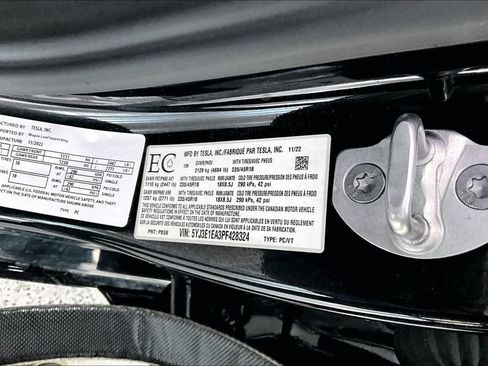 Used 2023 Tesla Model 3 Standard Range RWD image 17