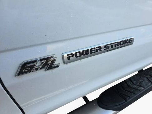 Used 2017 Ford F250 XLT image 10