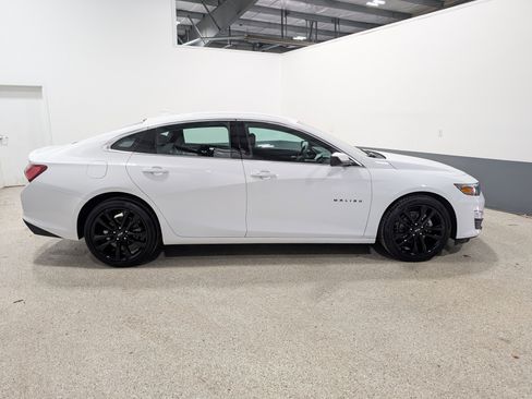 Used 2024 Chevrolet Malibu LT w/ Sport Edition FWD image 2