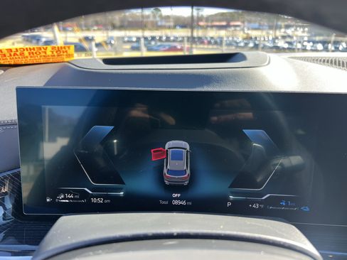 Used 2026 BMW X5 xDrive50e w/ M Sport Package image 22