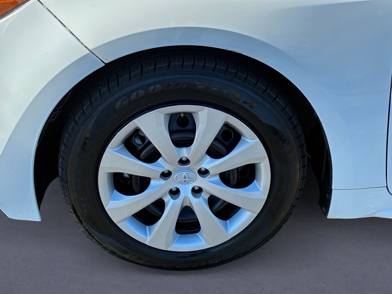 Used 2024 Toyota Corolla LE FWD image 9