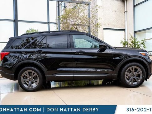 Used 2023 Ford Explorer XLT w/ Equipment Group 202A AWD/4WD image 38