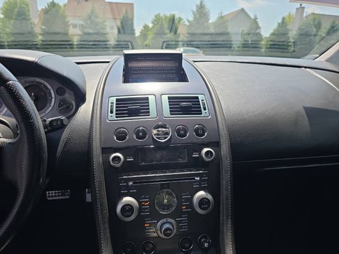 Used 2009 Aston Martin V8 Vantage Roadster RWD image 11