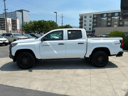 Used 2025 Chevrolet Colorado W/T w/ WT Custom Package AWD/4WD image 9