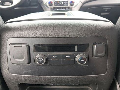 Used 2015 GMC Yukon XL SLE image 17