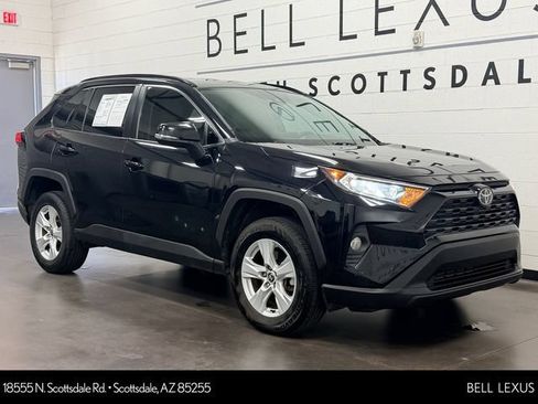 Used 2021 Toyota RAV4 XLE FWD image 1