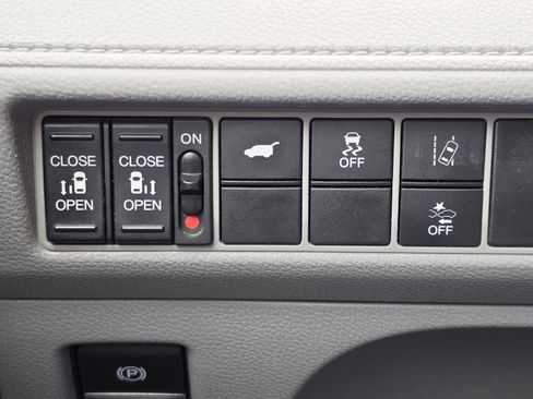 Used 2018 Honda Odyssey EX-L image 18