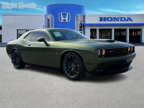 Used 2022 Dodge Challenger R/T Scat Pack w/ Driver Convenience Group image 9