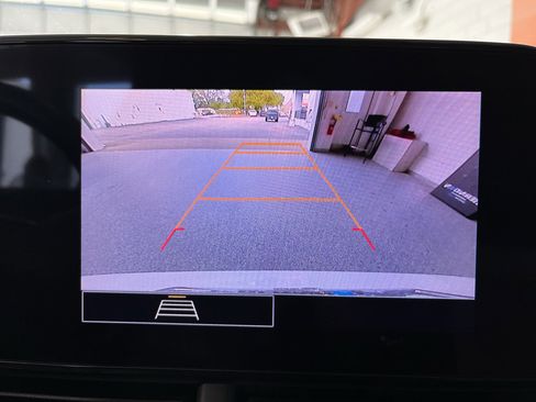 Used 2024 Chevrolet Trax RS w/ Sunroof Package image 19