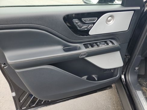 New 2026 Lincoln Aviator Reserve image 8