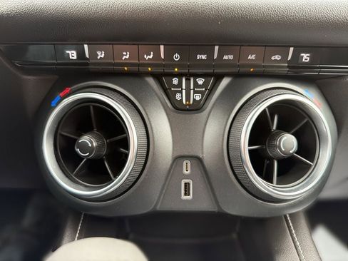 Used 2023 Chevrolet Blazer LT image 25