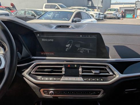 Used 2022 BMW X7 M50i AWD/4WD image 11