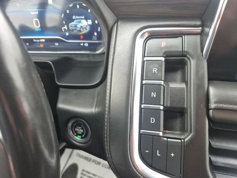 Used 2022 Chevrolet Suburban LT image 31