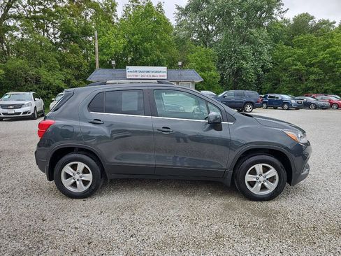 Used 2017 Chevrolet Trax LT w/ LPO, Protection Package AWD/4WD image 2