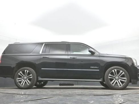 Used 2017 GMC Yukon XL Denali w/ Open Road Package AWD/4WD image 34