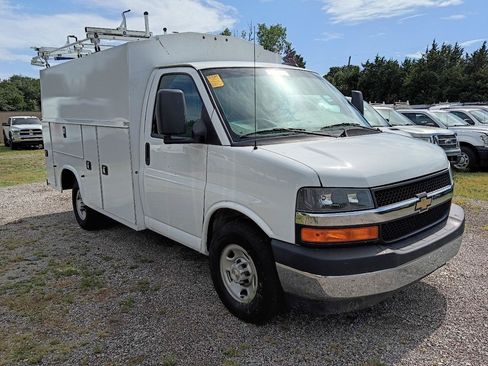 Used 2023 Chevrolet Express 3500 w/ Power Convenience Package RWD image 3