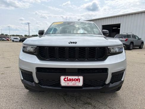 Used 2023 Jeep Grand Cherokee L Laredo AWD/4WD image 8