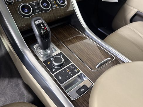 Used 2016 Land Rover Range Rover Sport HSE image 26