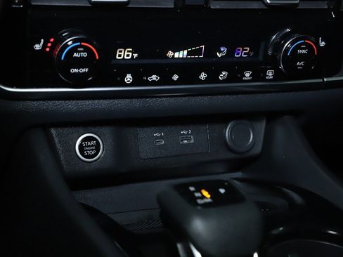 Used 2023 Nissan Rogue SV w/ SV Premium Package image 27