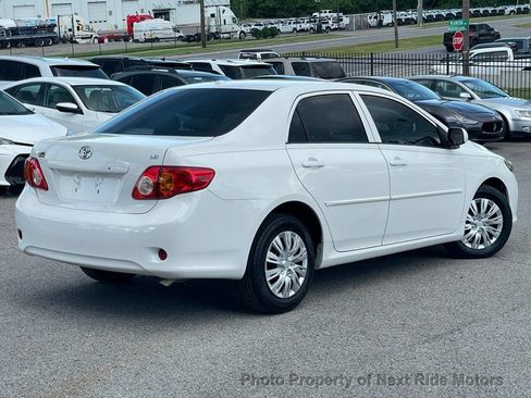 Used 2010 Toyota Corolla LE FWD image 2