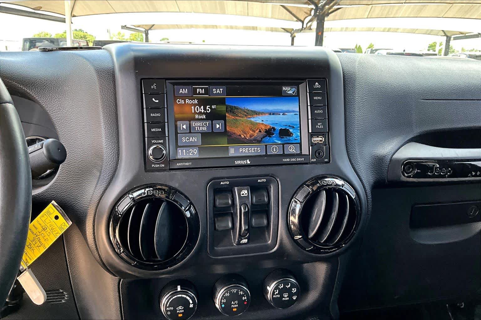 Used 2015 Jeep Wrangler Unlimited Sahara AWD/4WD image 20