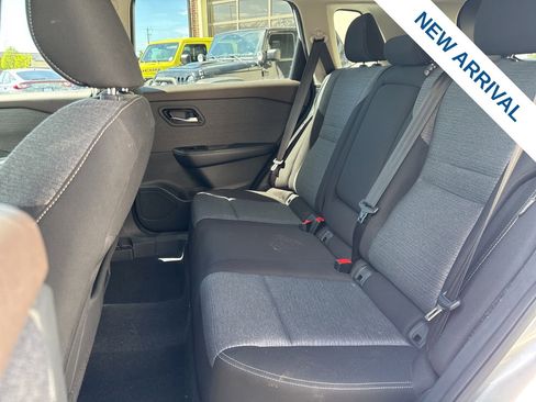 Used 2022 Nissan Rogue SV image 14