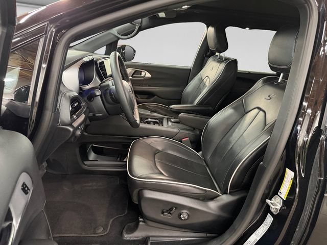 Used 2025 Chrysler Pacifica Limited FWD image 12