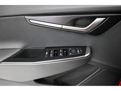 Certified 2025 Kia EV6 Light w/ Light LR Technology Package AWD/4WD image 17
