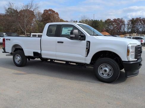 New 2026 Ford F250 XL image 2