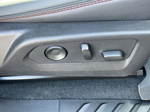 Used 2024 GMC Canyon AT4X image 10