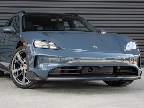 Used 2025 Porsche Taycan 4 Cross Turismo image 54