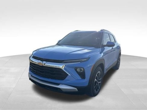 Used 2024 Chevrolet TrailBlazer LT w/ LT Cold Weather Package FWD image 7