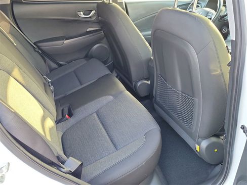 Used 2022 Hyundai Kona SEL w/ Convenience Package image 17