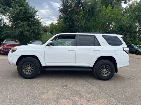 Used 2019 Toyota 4Runner TRD Off-Road AWD/4WD image 2