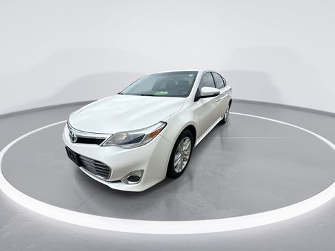 Used 2014 Toyota Avalon XLE FWD image 4