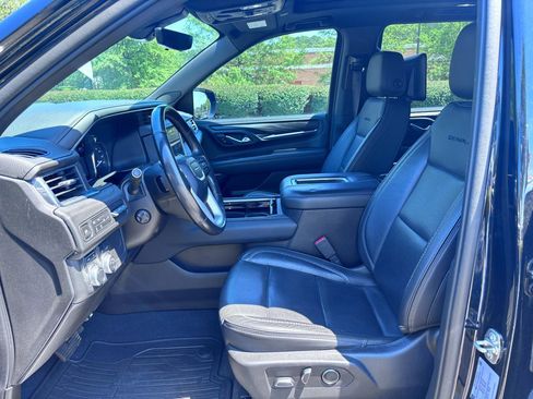 Used 2021 GMC Yukon Denali w/ Advanced Technology Package AWD/4WD image 14
