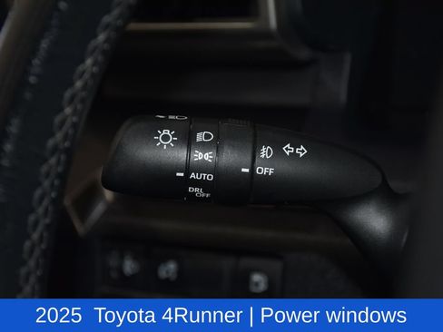 Used 2025 Toyota 4Runner SR5 AWD/4WD image 10