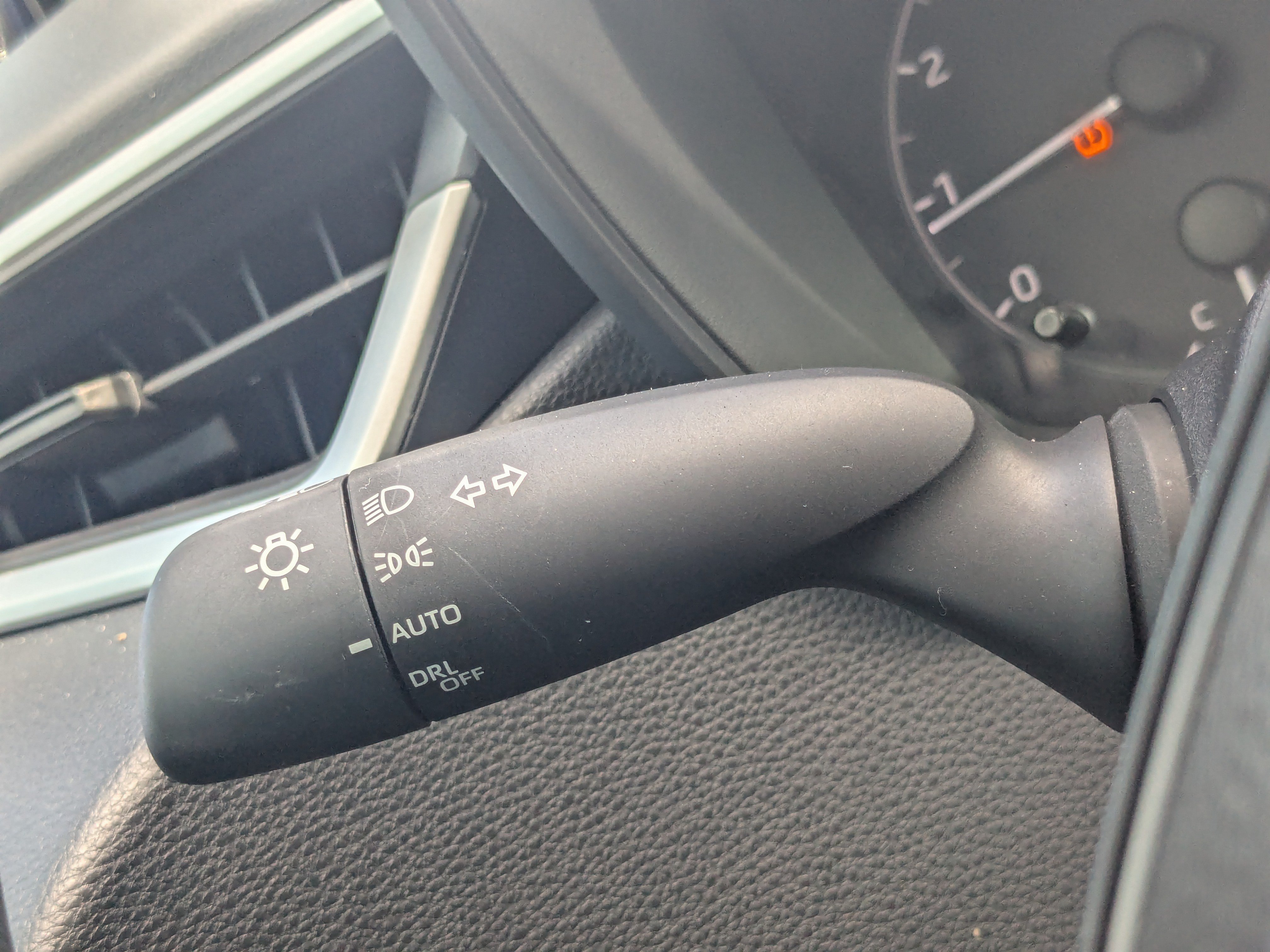 Used 2025 Toyota Corolla LE FWD image 31