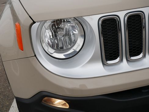 Used 2016 Jeep Renegade Limited image 16
