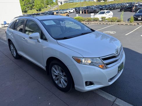 Used 2015 Toyota Venza LE AWD/4WD image 6