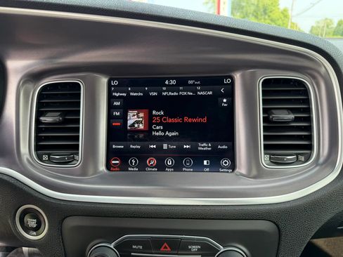 Used 2019 Dodge Charger SXT AWD/4WD image 20