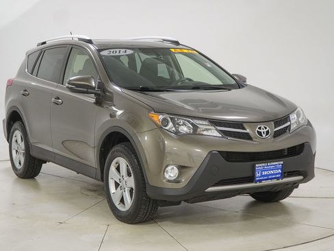 Used 2014 Toyota RAV4 XLE AWD/4WD image 14