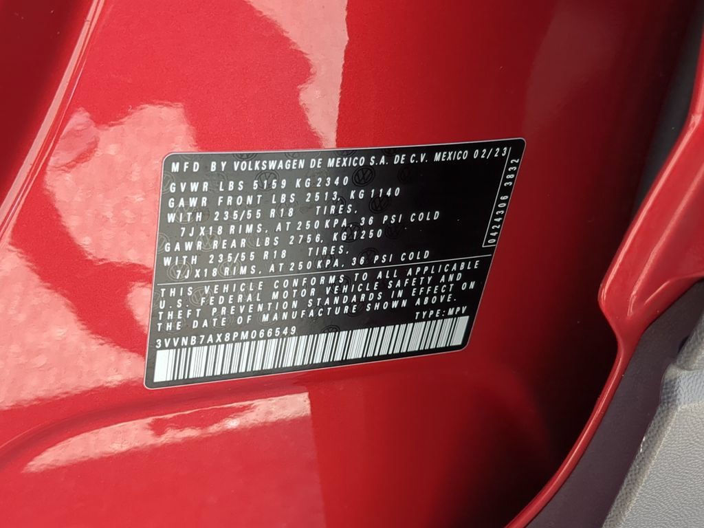 Certified 2023 Volkswagen Tiguan SE FWD image 35