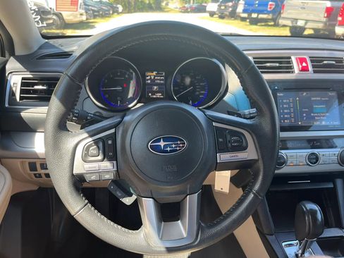 Used 2017 Subaru Outback 2.5i Premium AWD/4WD image 17