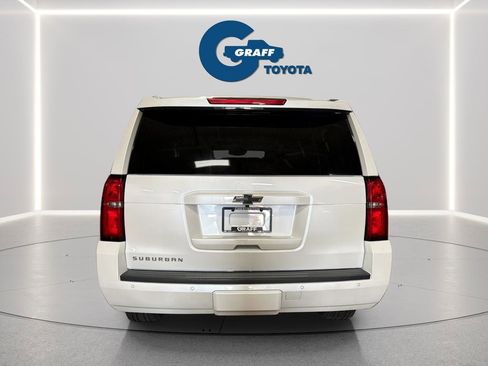 Used 2018 Chevrolet Suburban LT w/ Luxury Package AWD/4WD image 6