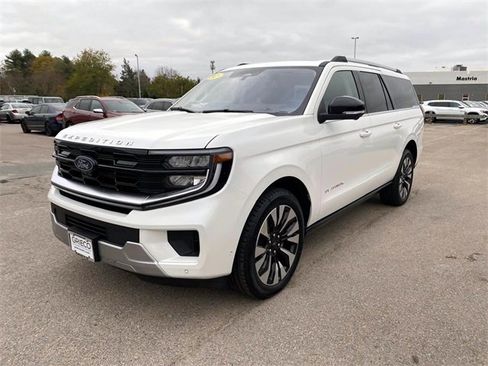 Used 2025 Ford Expedition Max Platinum w/ Driver's Package image 12